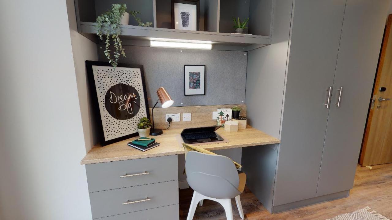 Iq Altus House Leeds Apartment Leeds  Bagian luar foto